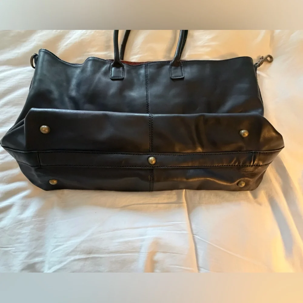 Liebeskind Elegant Black Leather Tote - Picture 11 of 11